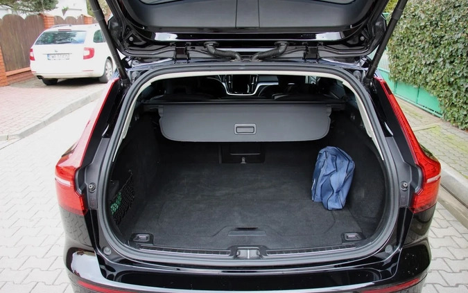 Volvo V60 cena 139900 przebieg: 29900, rok produkcji 2023 z Moryń małe 781